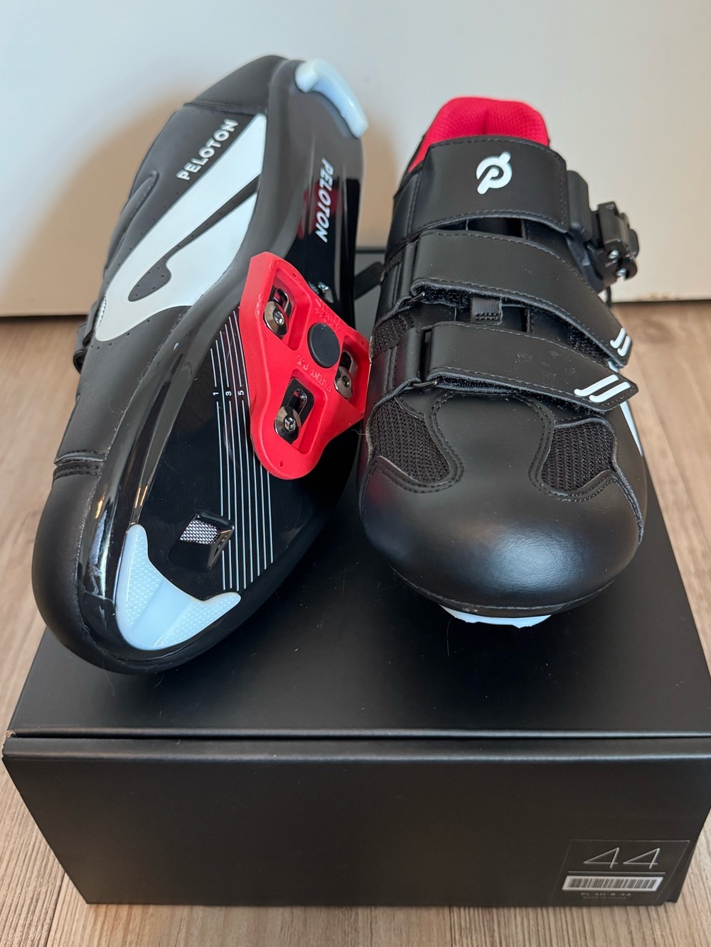 Peloton Cycling Shoes White Red Cleats Included Size 44 Fits US M 10.5